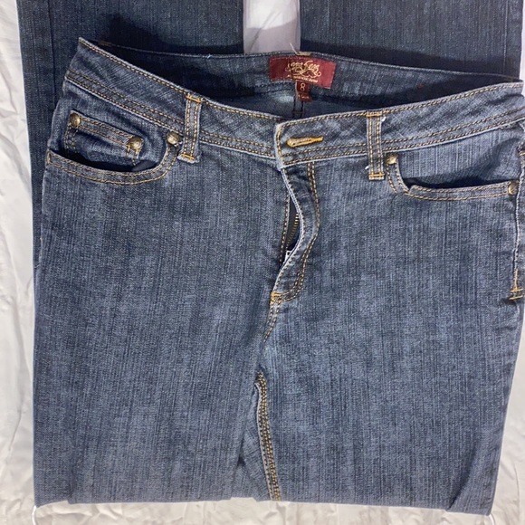 Not sure if brand is. Correct Nwot size 8 designer jeans - Picture 4 of 6